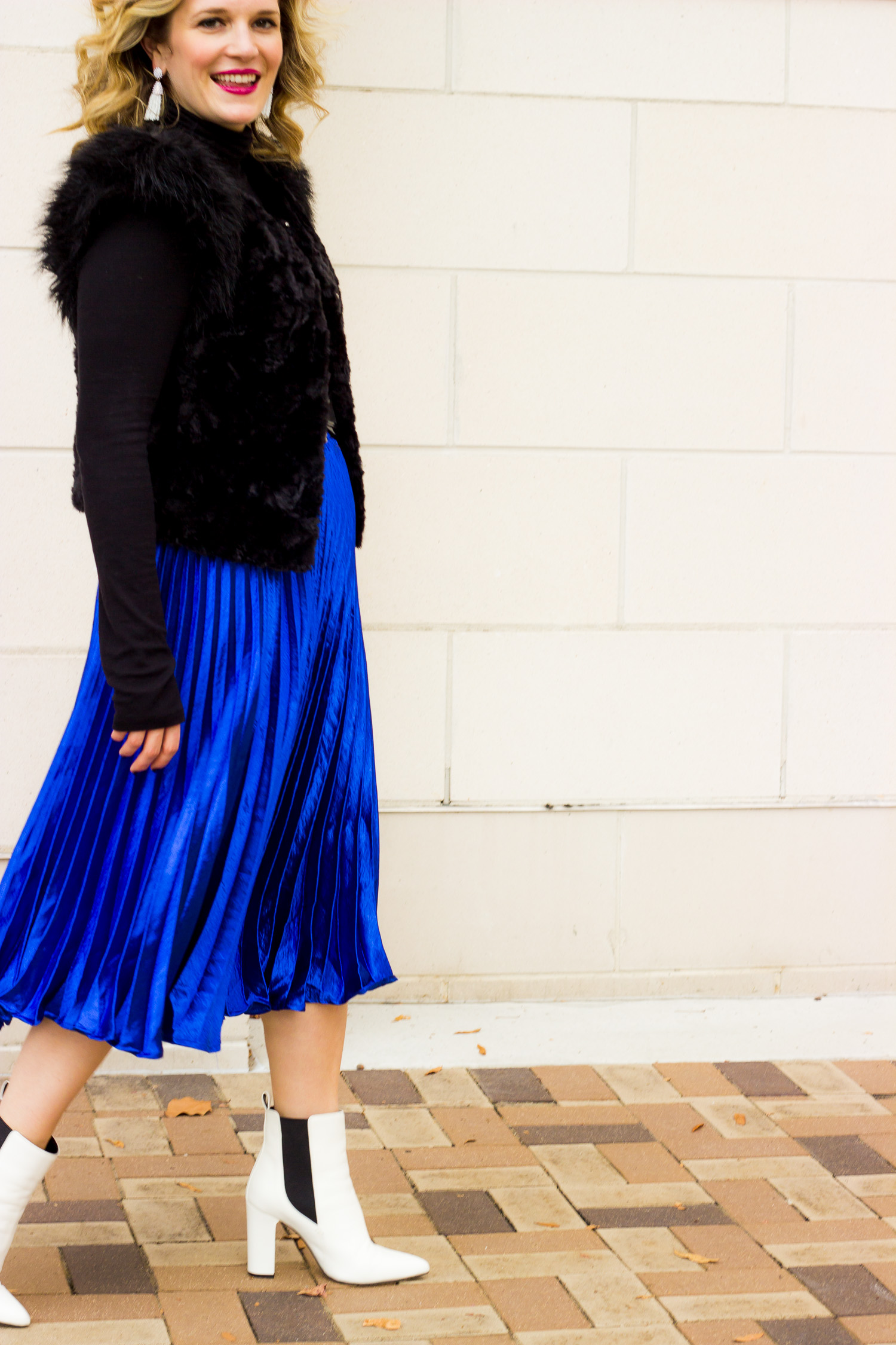 Metallic pleated outlet skirt 08