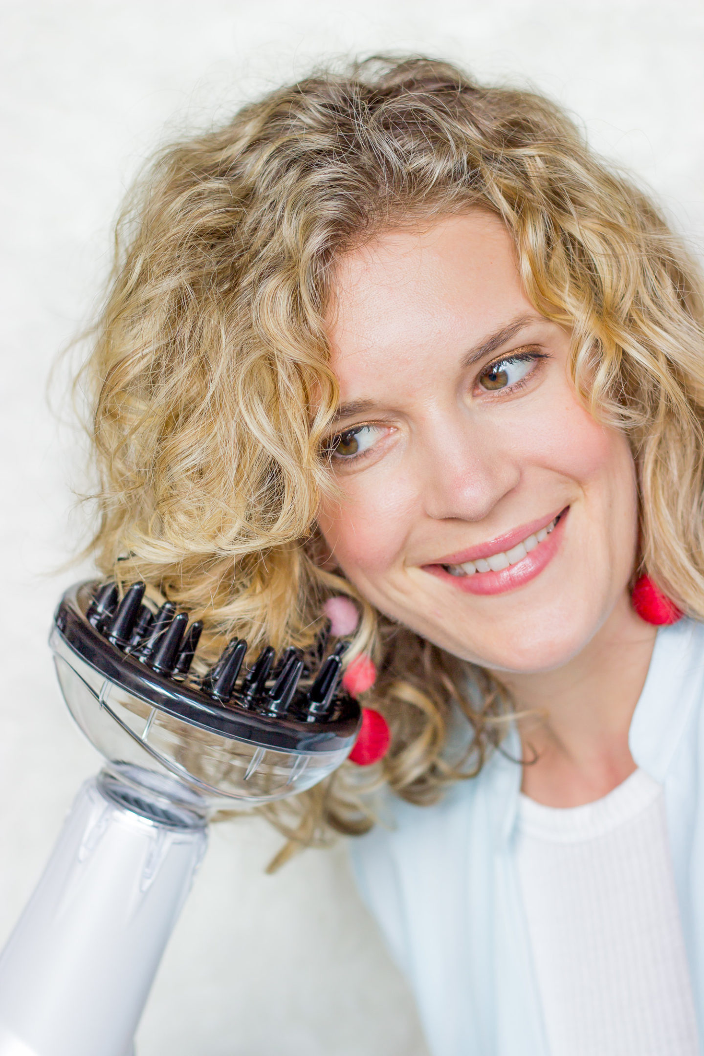 How to Diffuse Curly Hair on Belle Meets World blog